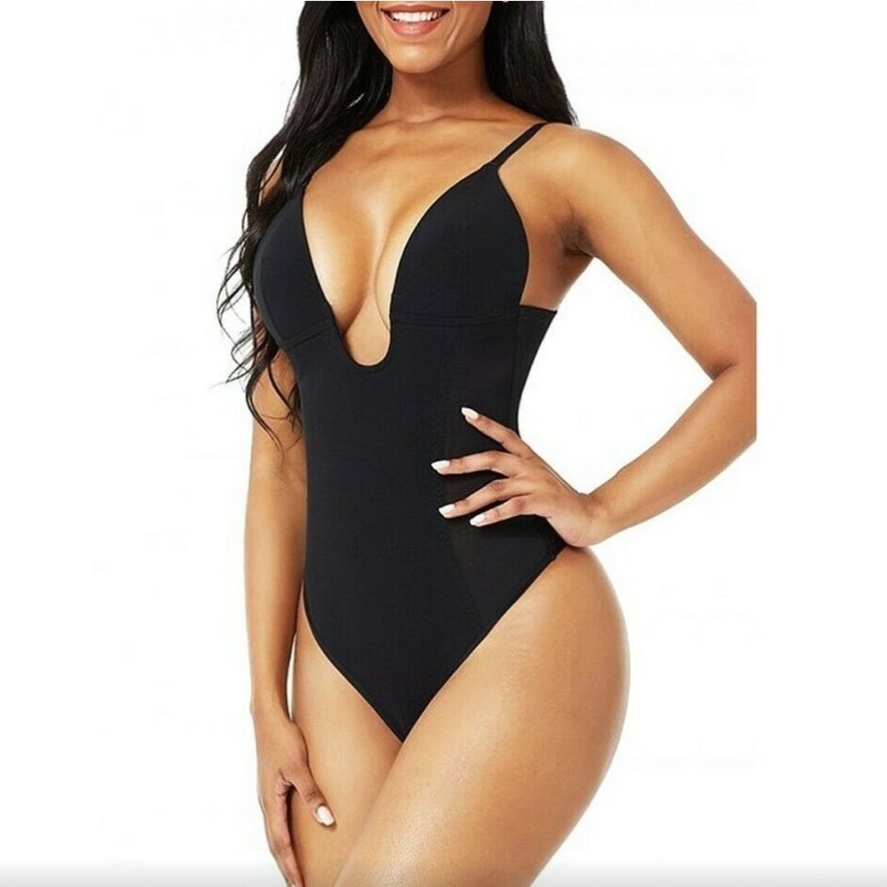 🌼Black scoop chest bodysuit